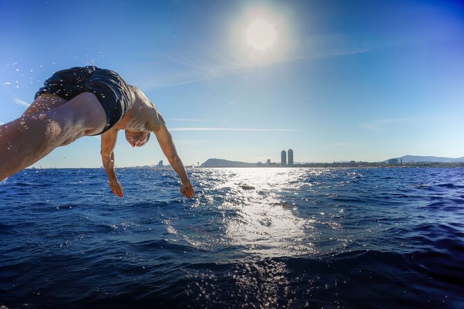 Vermut & Sailing Experience Barcelona with Drinks and Snacks - Where you meet at Moll de Mestral (and why arriving early helps)