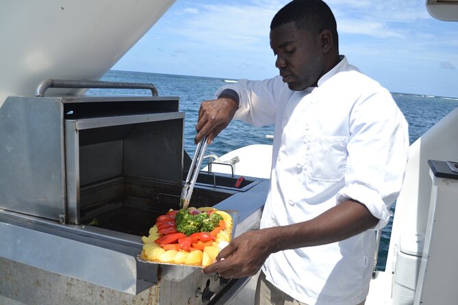 VIP Premium Yacht -Party Boat-Brunch - The Natural Pool Stop: Where Two Seas Meet