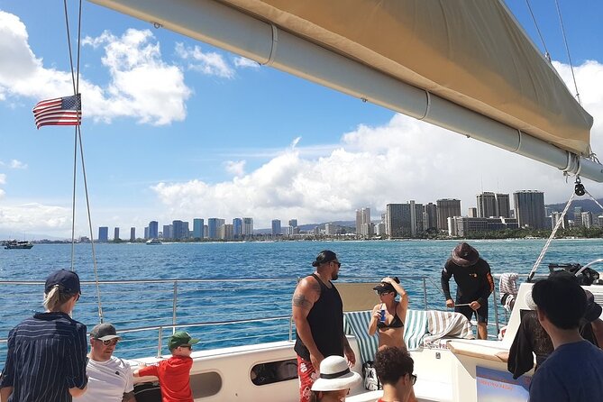 Waikiki 3pm Tradewind Sail - Open Bar Included - The On-Board Vibe: Crew Personality, Music, and the Drink Situation