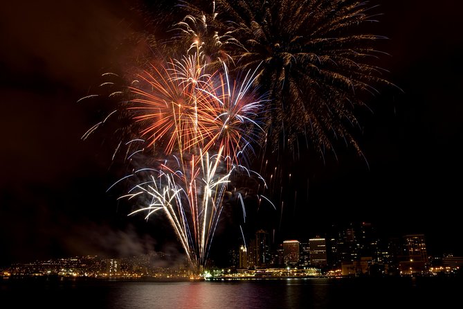 Waikiki Fireworks Dinner Cruise: Sail & Sparkle on Friday Nights - Key things I’d prioritize before you book