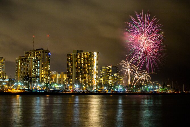 Waikiki: Friday Night Fireworks Catamaran Cruise - A Friday Night View of Waikiki From the Water