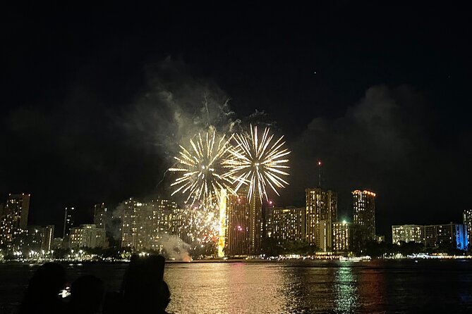Waikiki: Friday Night Fireworks Catamaran Cruise - Where the Show Fits: Setting Expectations for a Short Burst