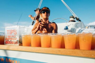 Waikiki Sunset Cocktail Sail with Open Bar - The open bar and Holokai Hooch: what you’ll actually be drinking