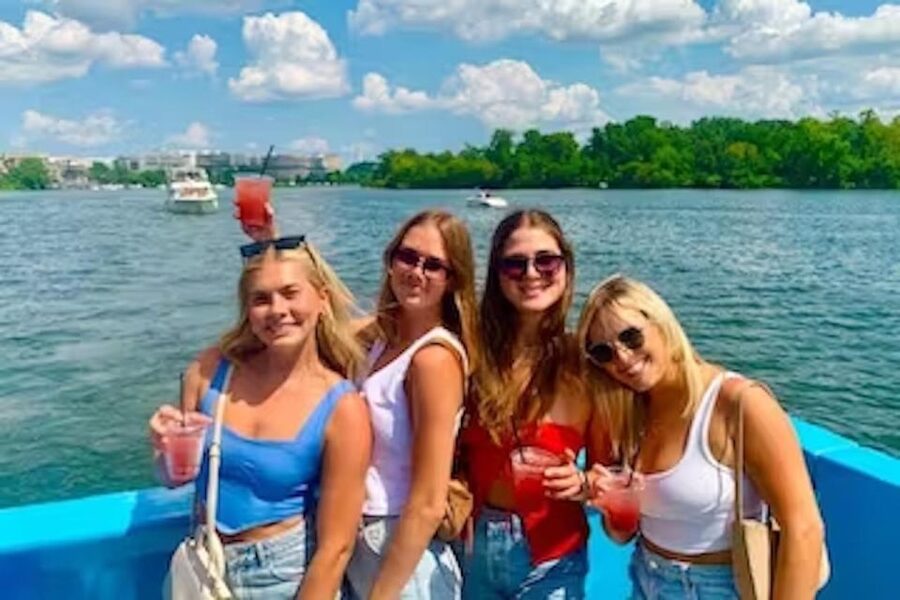 Washington, DC: Potomac River Yacht Cruise with Open Bar - Who this Potomac yacht cruise is best for (and who should skip it)