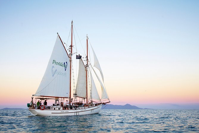 Whitsundays Sunset Sailing Cruise - Quick hits