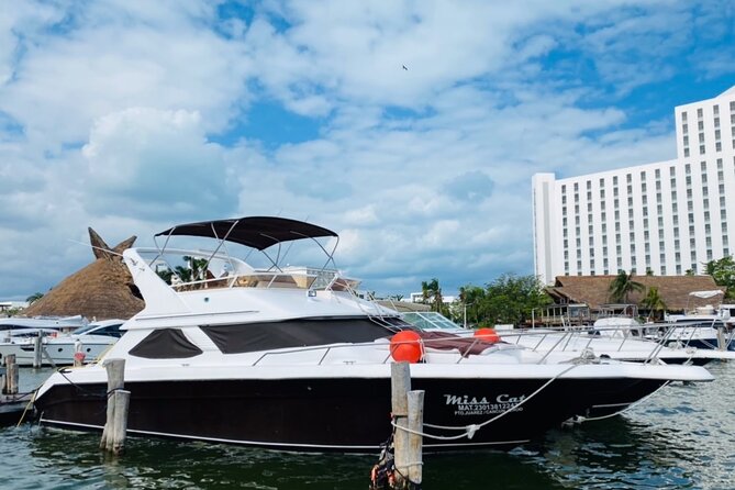 Yacht 48ft Rental in Cancun for up to 15 people - Isla Mujeres and Playa Norte in 4 or 6 Hours: Snorkeling + Beach Time